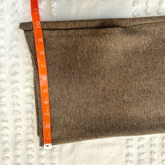 Gilly Hicks Women’s Taupe Brown Sweater Knit Straight Leg with Side Vent Pants - Picture 8 of 8